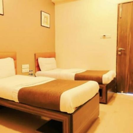 Hotel Amfahh Mumbai Exteriör bild